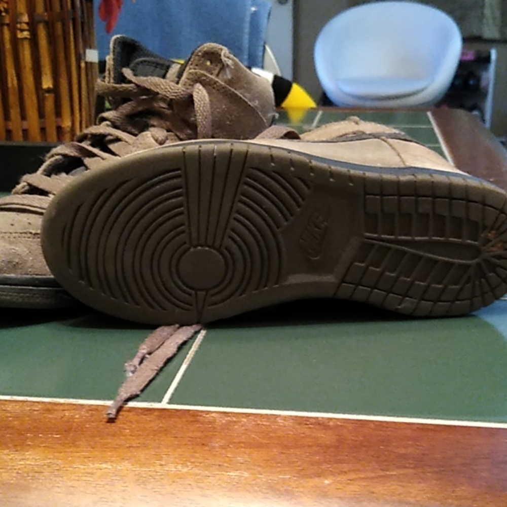 Shoes - Picture 4 of 4